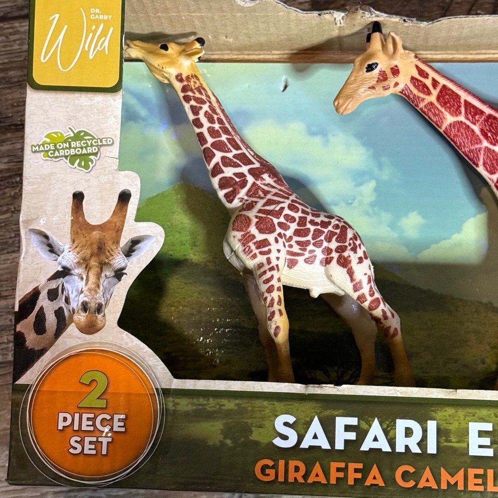 Dr. Gabby Wild Adventure‎ Giraffe Camelopardalis Safari Edition 2-Piece Set - Picture 3 of 5